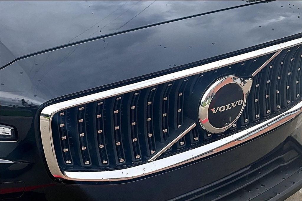 2025 Volvo V60 Cross Country B5 Plus