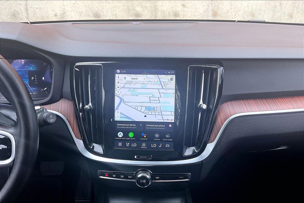 2025 Volvo V60 Cross Country B5 Plus