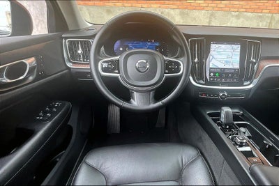 2025 Volvo V60 Cross Country B5 Plus