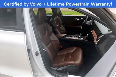 2025 Volvo V60 Cross Country B5 Plus