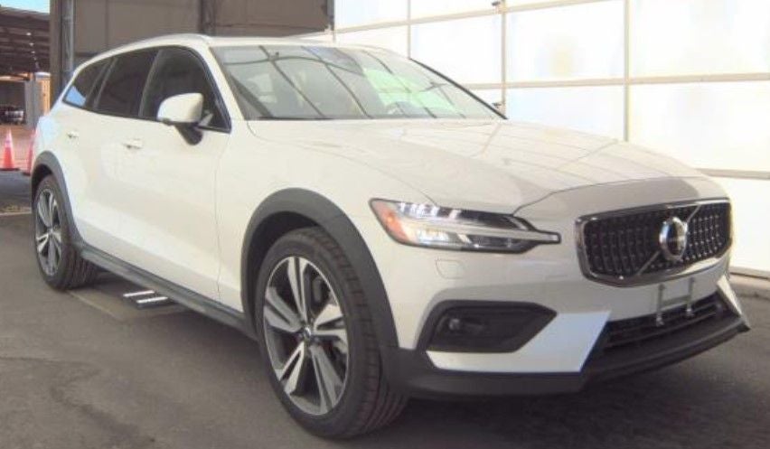 2025 Volvo V60 Cross Country B5 Plus