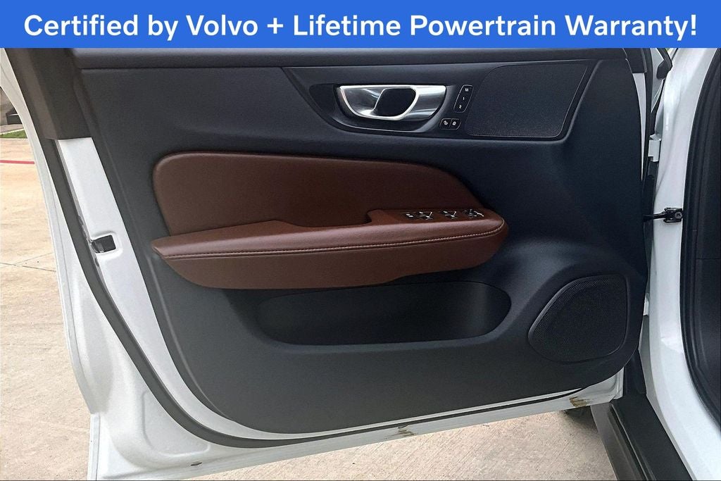 2025 Volvo V60 Cross Country B5 Plus