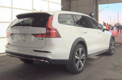 2025 Volvo V60 Cross Country B5 Plus