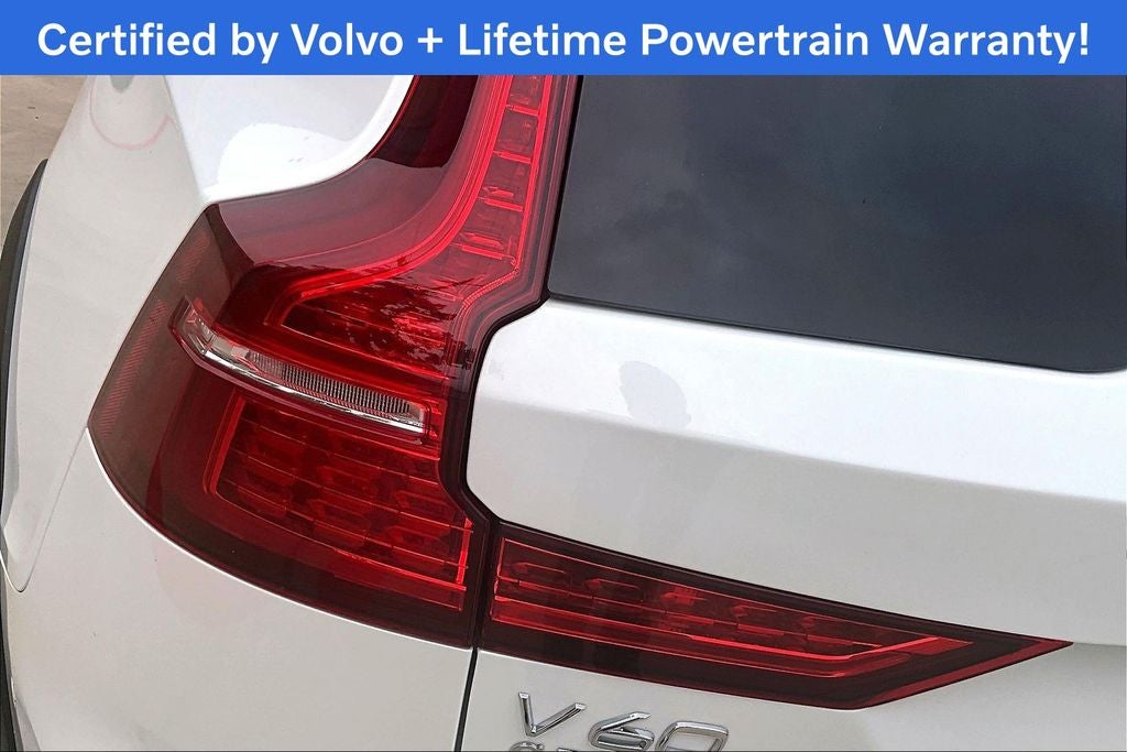 2025 Volvo V60 Cross Country B5 Plus