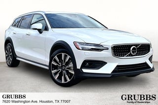 2025 Volvo V60 Cross Country B5 Ultra