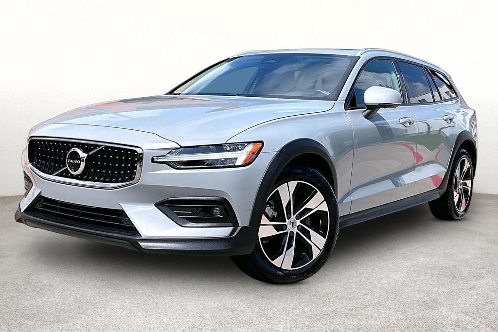 2024 Volvo V60 Cross Country B5 Plus