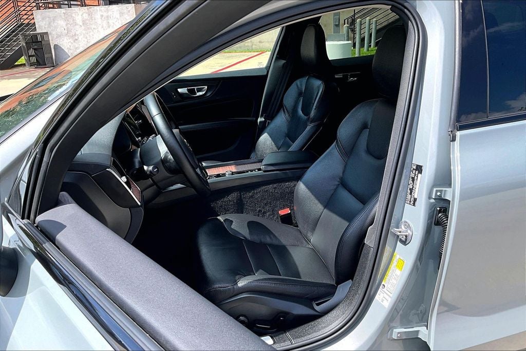 2024 Volvo V60 Cross Country B5 Plus