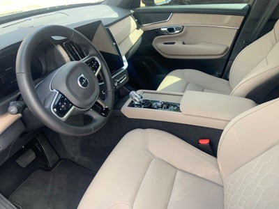 2025 Volvo XC90 B5 Core 2025.5