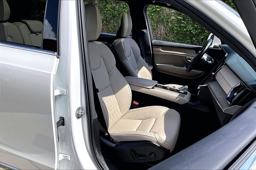 2025 Volvo XC90 B5 Plus 2025.5