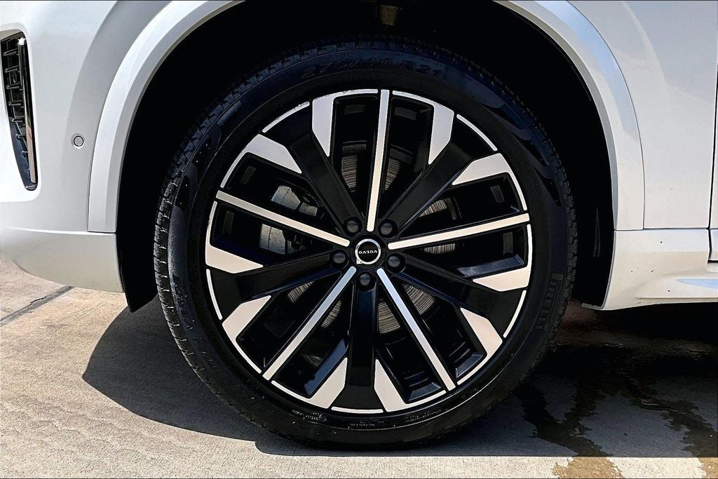 2025 Volvo XC90 B5 Plus 2025.5