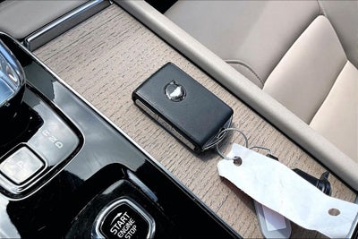 2025 Volvo XC90 B5 Plus 2025.5