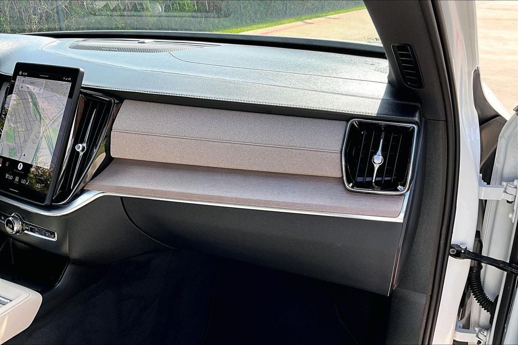 2025 Volvo XC90 B5 Plus 2025.5