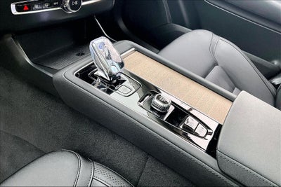 2025 Volvo XC90 B5 Plus 2025.5