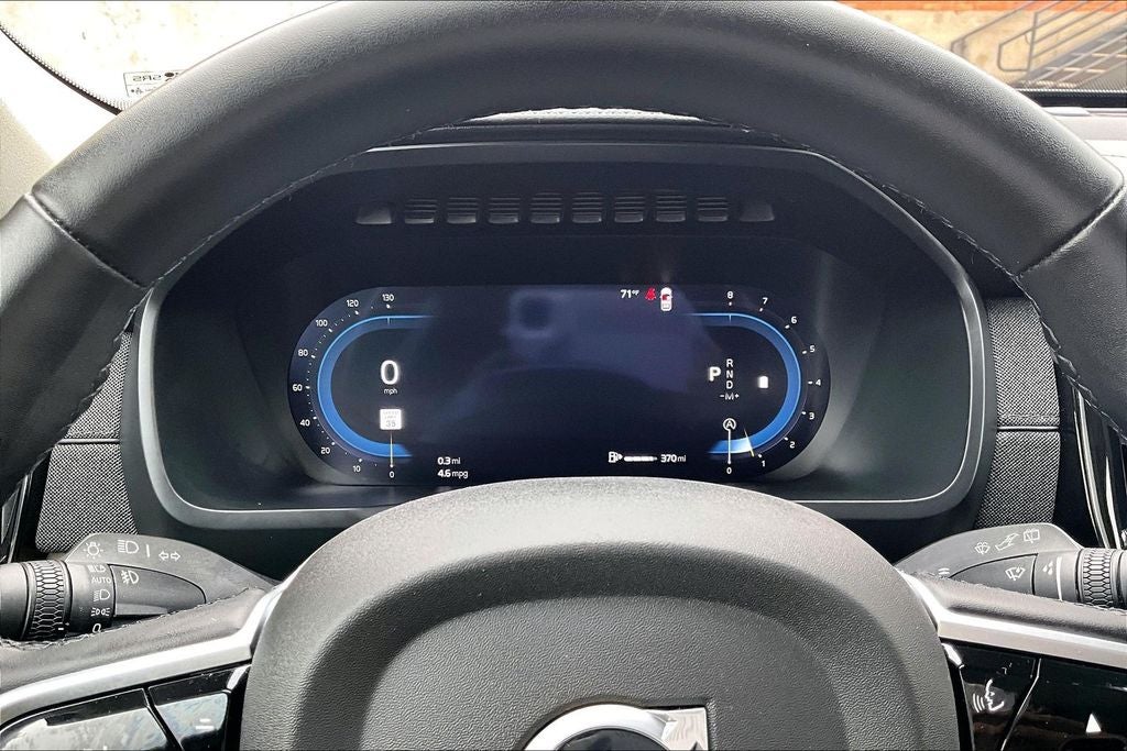 2025 Volvo XC90 B5 Plus 2025.5