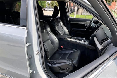 2025 Volvo XC90 B5 Ultra 7-Seater