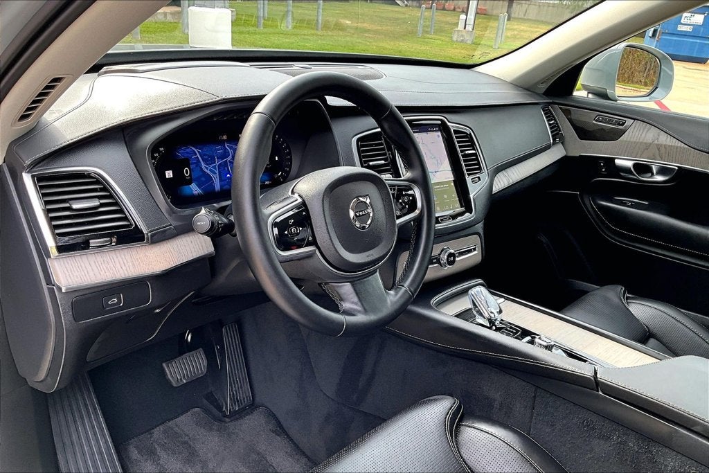 2025 Volvo XC90 B5 Ultra 7-Seater
