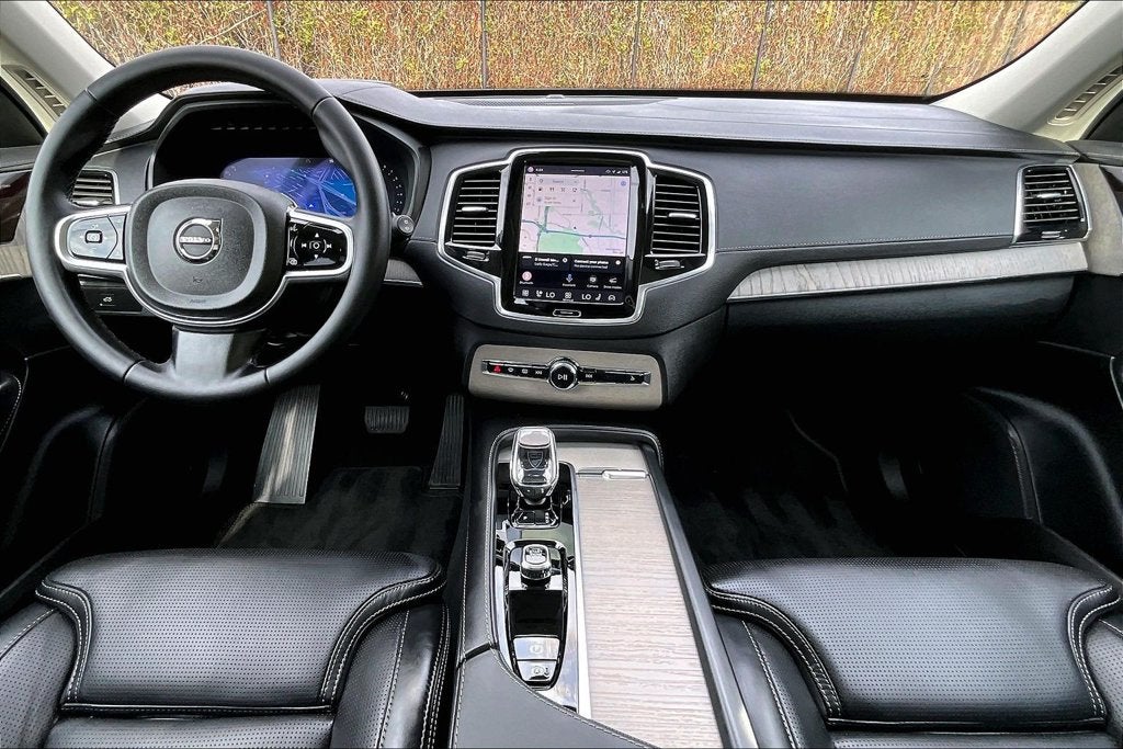 2025 Volvo XC90 B5 Ultra 7-Seater