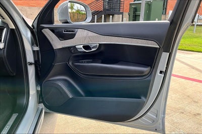 2025 Volvo XC90 B5 Ultra 7-Seater