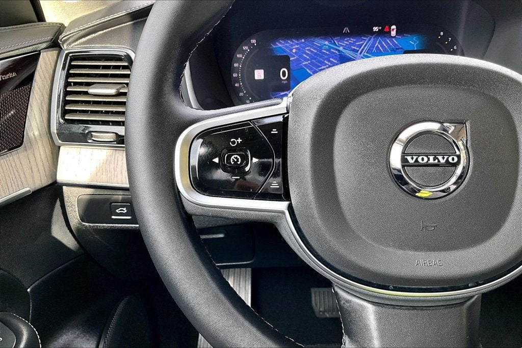 2025 Volvo XC90 B5 Ultra 7-Seater