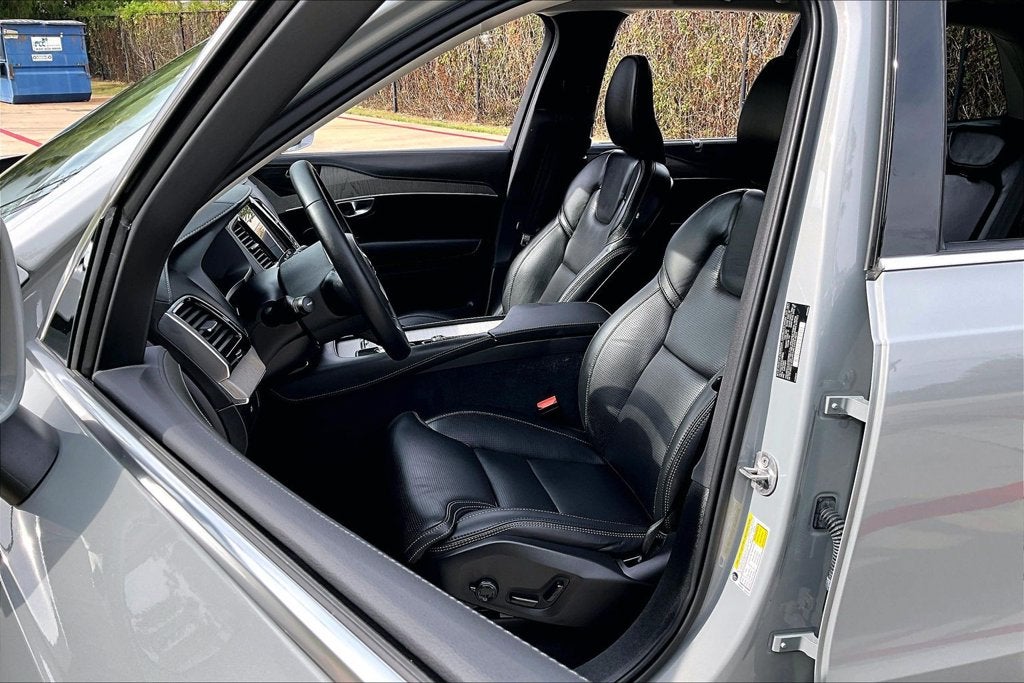 2025 Volvo XC90 B5 Ultra 7-Seater