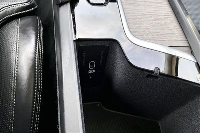2025 Volvo XC90 B5 Ultra 7-Seater