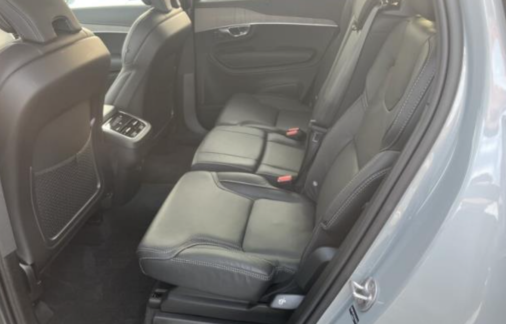 2025 Volvo XC90 B5 Ultra