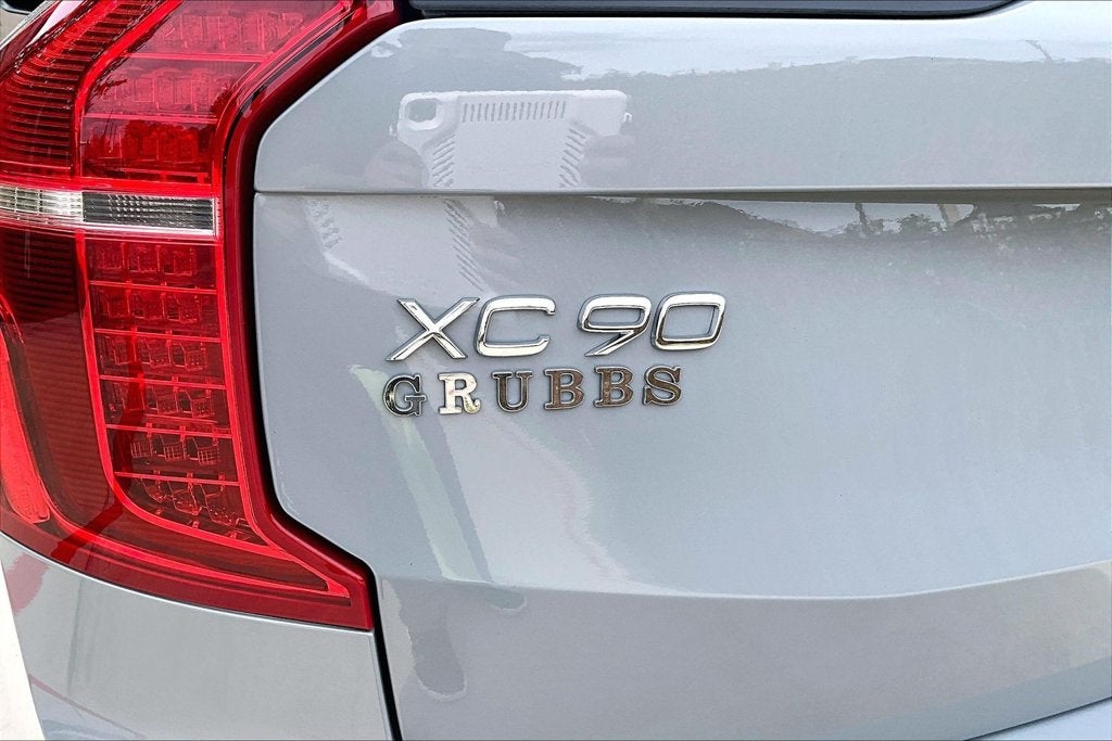 2025 Volvo XC90 B5 Ultra 7-Seater