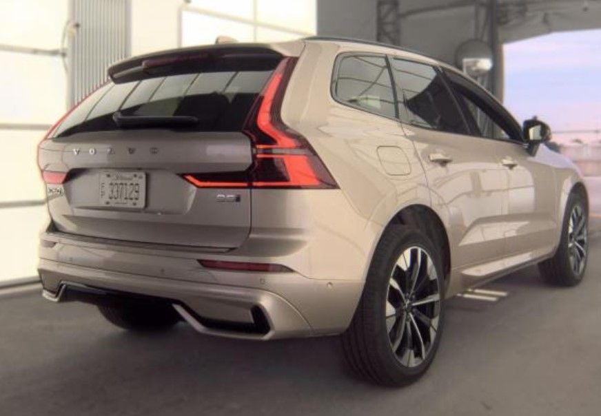 2026 Volvo XC60 B5 Plus