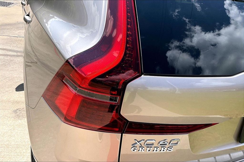 2026 Volvo XC60 B5 Plus