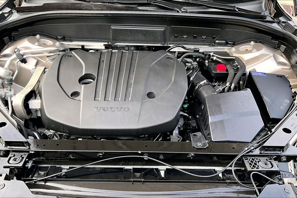 2025 Volvo XC60 B5 Plus