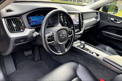 2025 Volvo XC60 B5 Plus