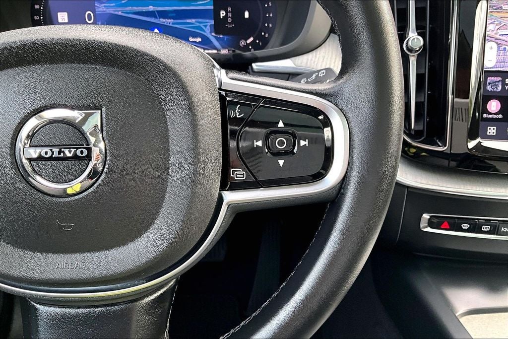 2025 Volvo XC60 B5 Plus
