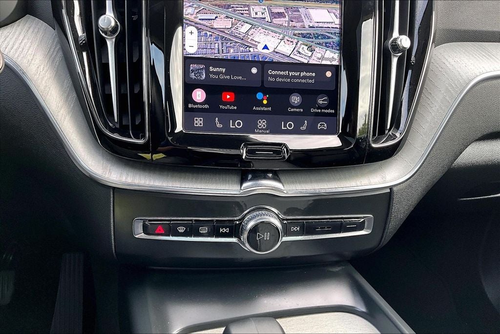 2025 Volvo XC60 B5 Plus