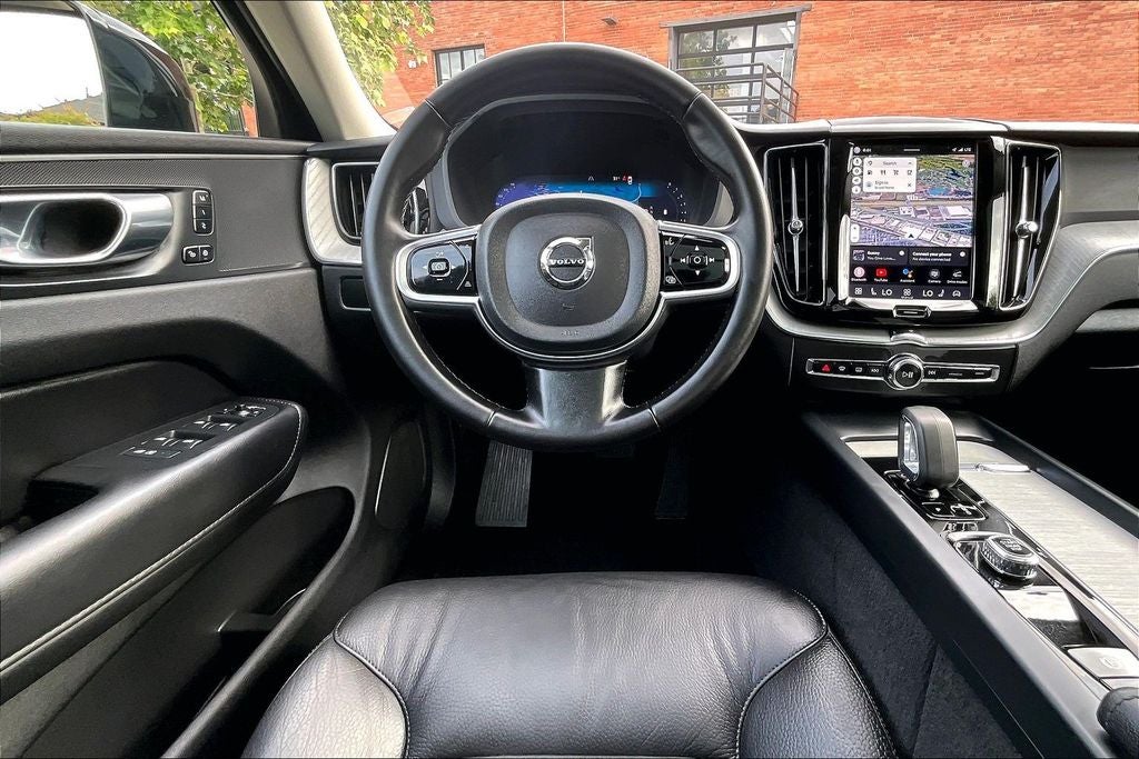 2025 Volvo XC60 B5 Plus