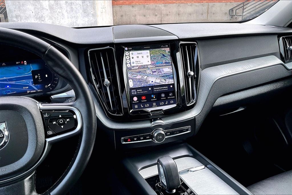 2025 Volvo XC60 B5 Plus