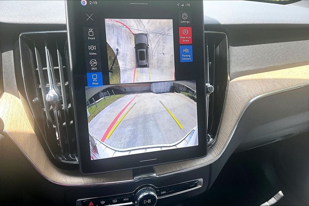 2026 Volvo XC60 B5 Plus