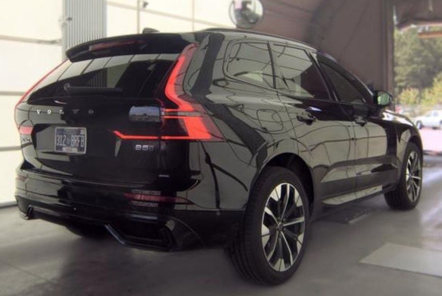 2026 Volvo XC60 B5 Plus