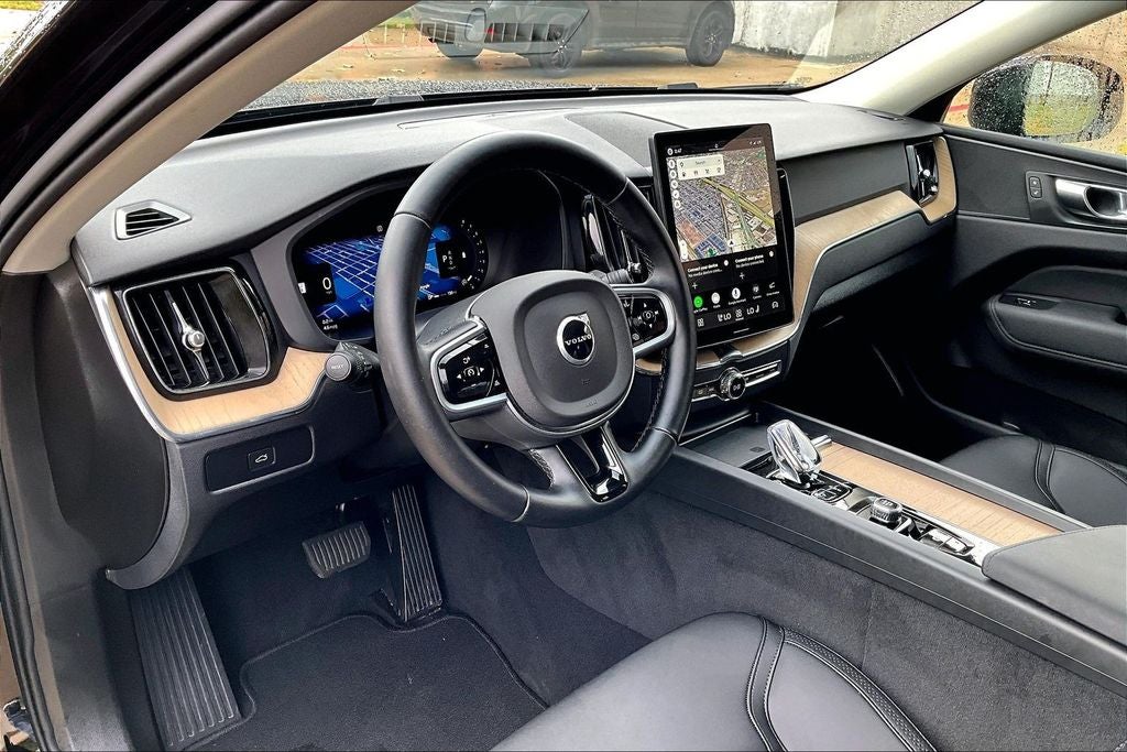 2026 Volvo XC60 B5 Plus