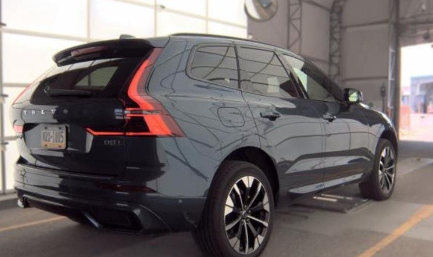 2026 Volvo XC60 B5 Plus