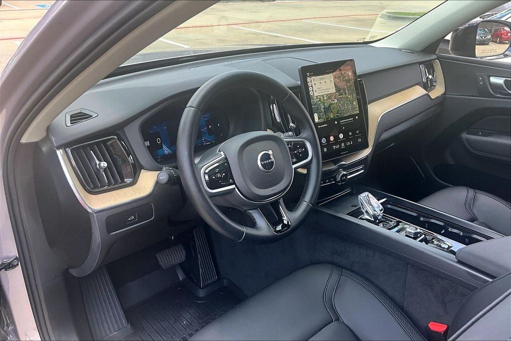 2026 Volvo XC60 B5 Plus