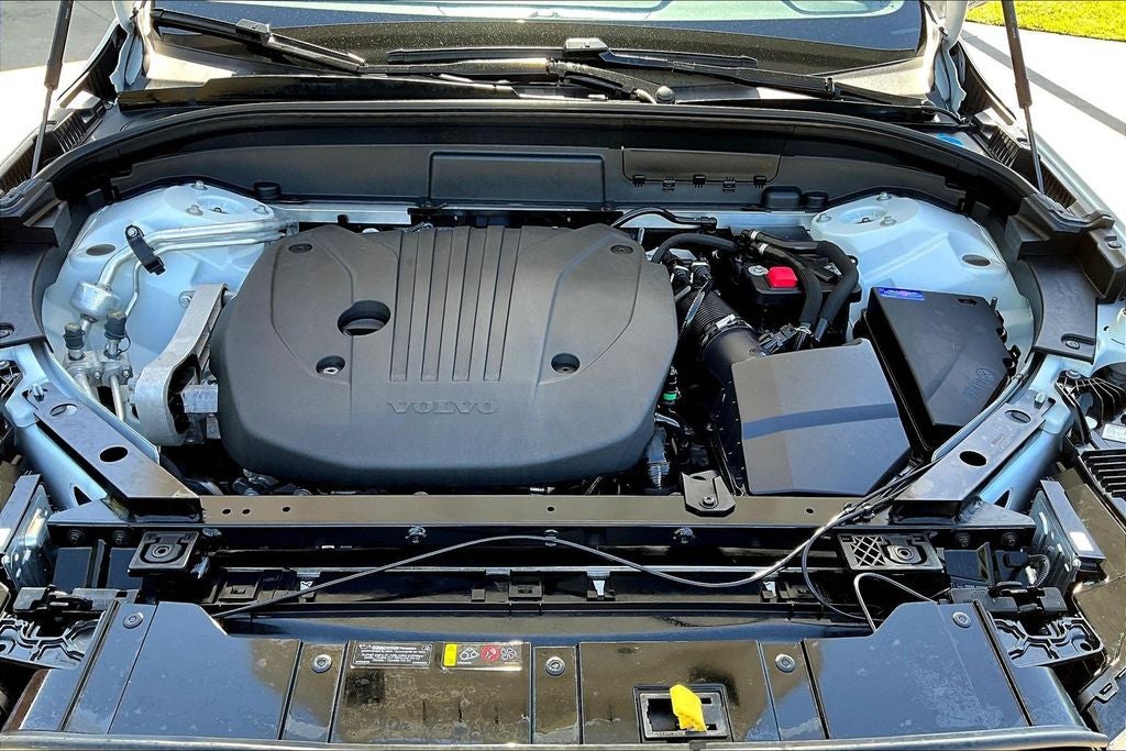 2026 Volvo XC60 B5 Plus