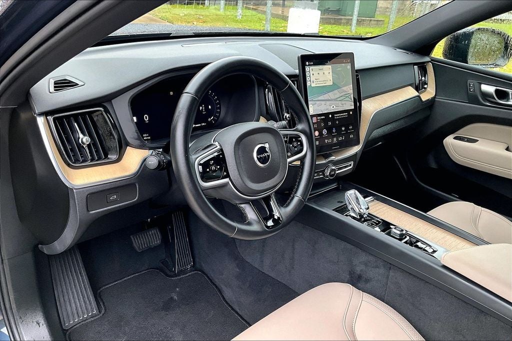 2026 Volvo XC60 B5 Plus