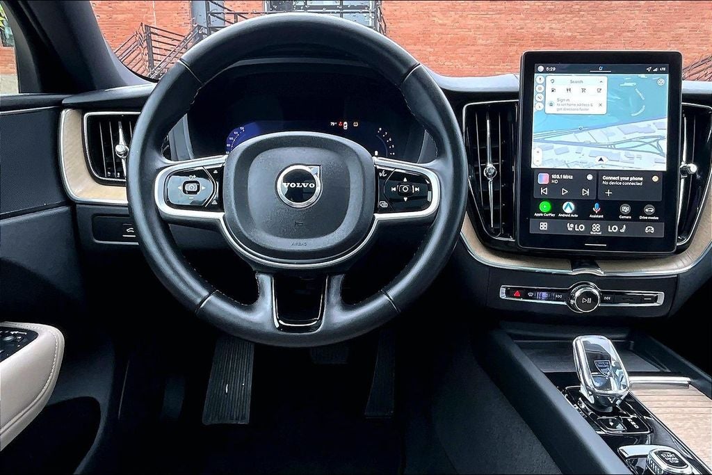 2026 Volvo XC60 B5 Plus