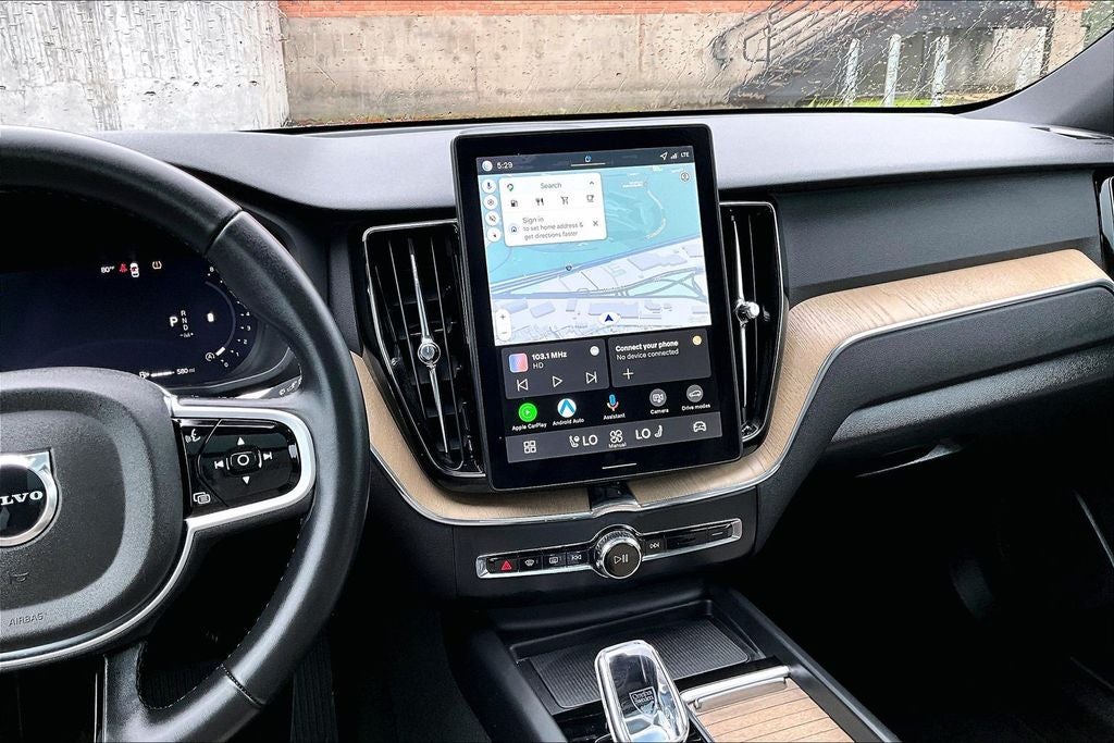 2026 Volvo XC60 B5 Plus