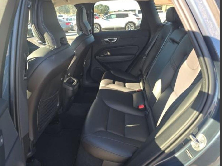 2025 Volvo XC60 B5 Core