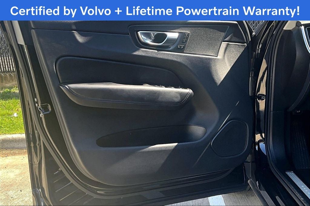 2025 Volvo XC60 B5 Core