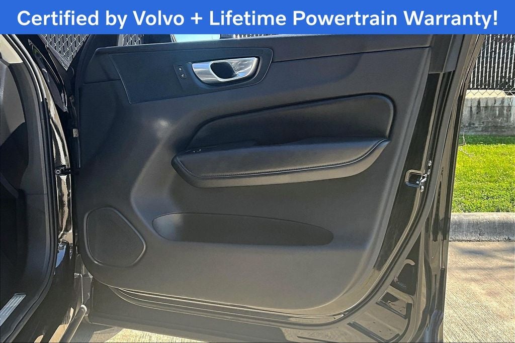 2025 Volvo XC60 B5 Core