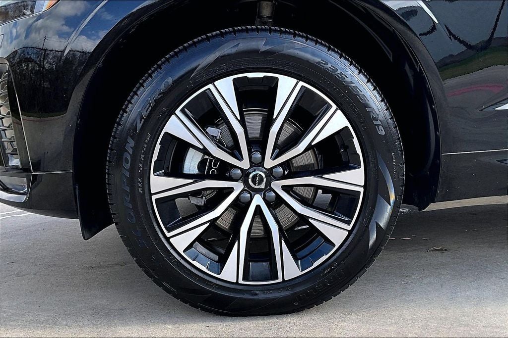 2025 Volvo XC60 B5 Core