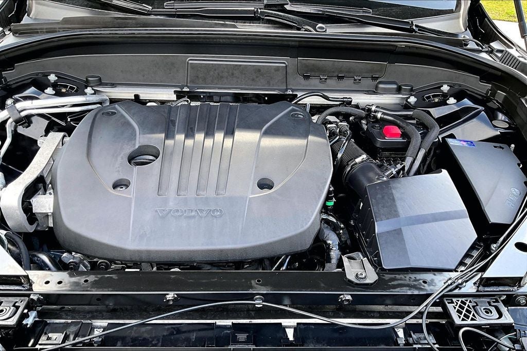 2025 Volvo XC60 B5 Core