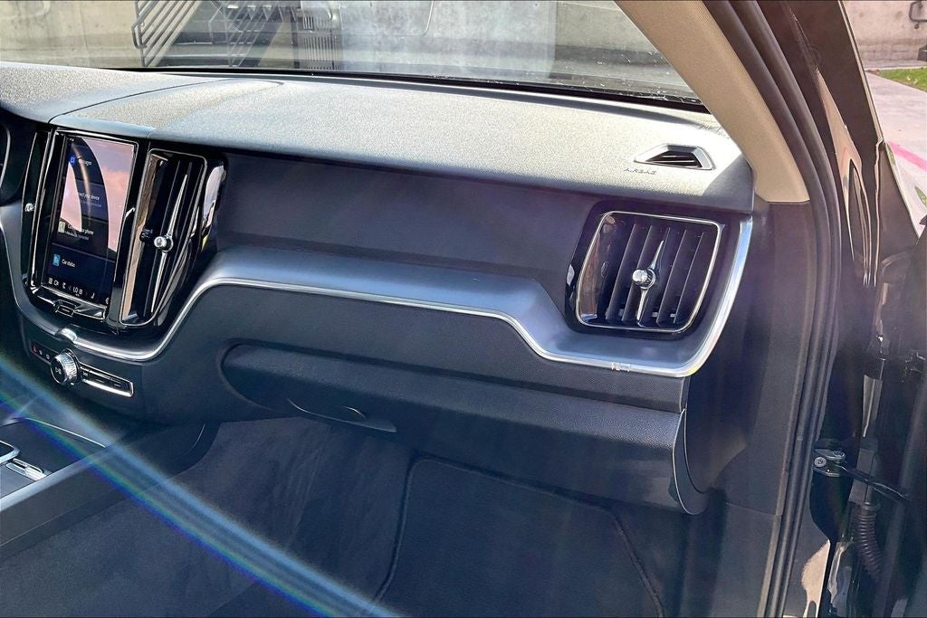 2025 Volvo XC60 B5 Core